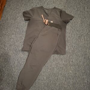 FIGS set- large charcoal gray